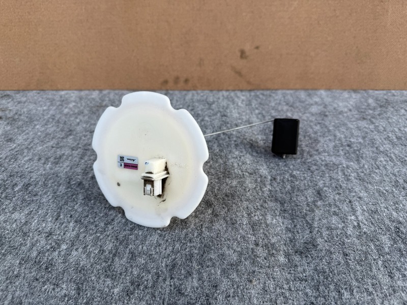 NISSAN 370Z 2009-2021 OEM FUEL PUMP LEVEL SENSOR FUEL BREATHER ASSEMBLY