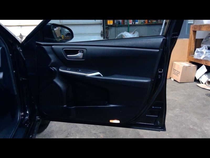 2015 CAMRY Passenger Right Front Door Trim Panel Black 1290164