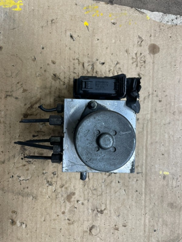 2014 2015 FORD E350 VanABS Anti Lock Brake Pump Module O8571 DG
