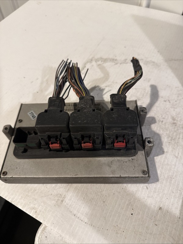 2005 2006 GRAND CHEROKEE Engine Computer ECM PCM ECU Module 3.7L-P05094898AD