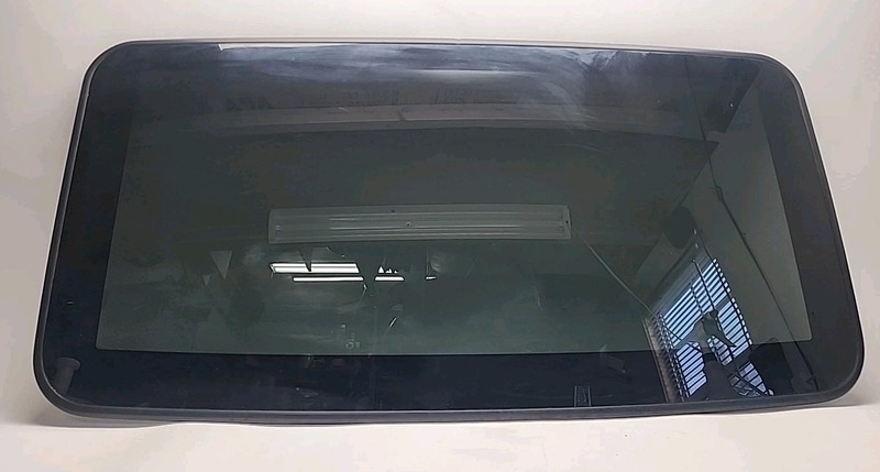 2010 - 2020 Toyota Sequoia Sunroof Glass M2L4 AS3 30E 63201-0C020 OEM