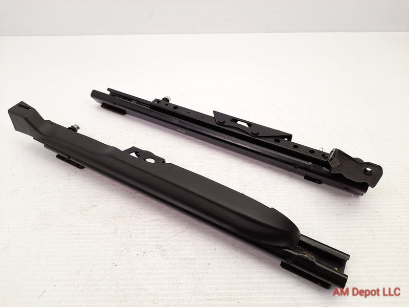 2002 BMW 330xi 330i 325i 325xi E46 Sedan Front Right Seat Track Rail Set 7111870