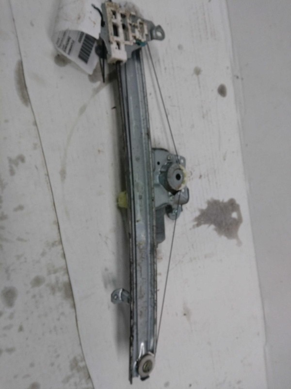 2015 Nissan Rogue Left Window Regulator with Motor - Grey - 145K Miles