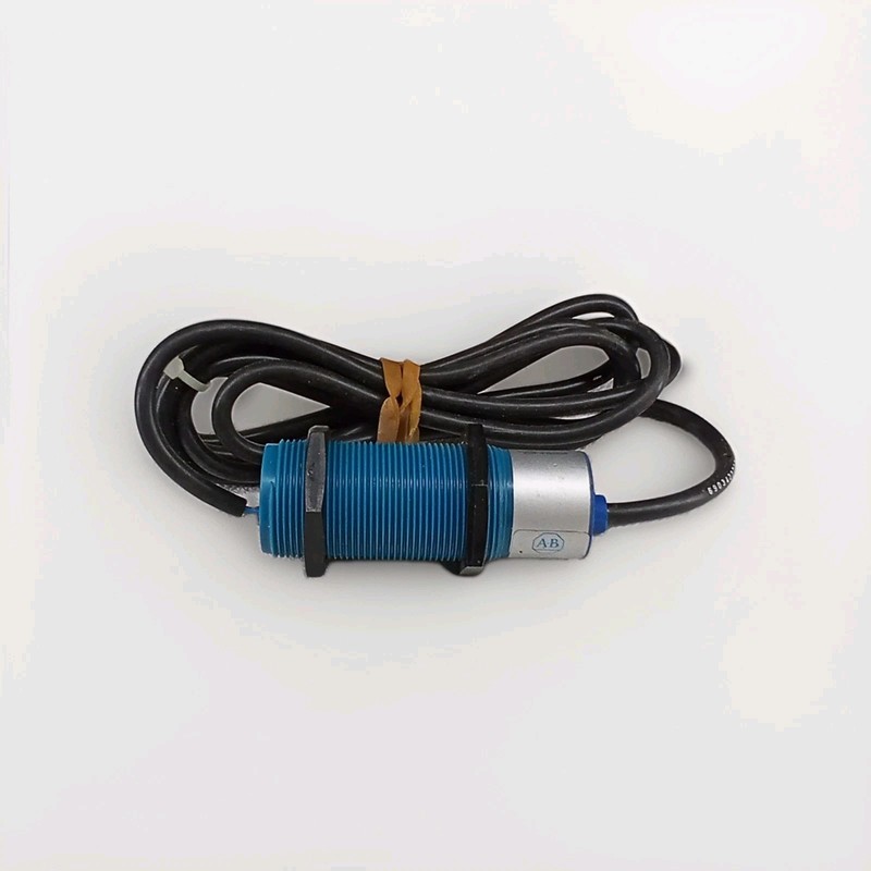 Allen-Bradley D15R30 Ser. A Rev. B Proximity Sensor