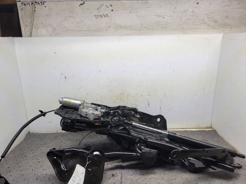 Left Rear Trunk Lid Hinge Fits 10-15 LEXUS IS250 1676292