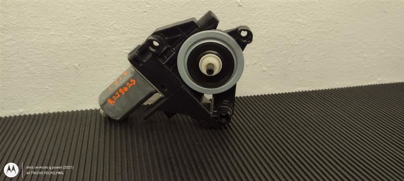 14-15 19-20 Jeep Cherokee Rear Right Passenger Power Window Motor OEM 68227366AA