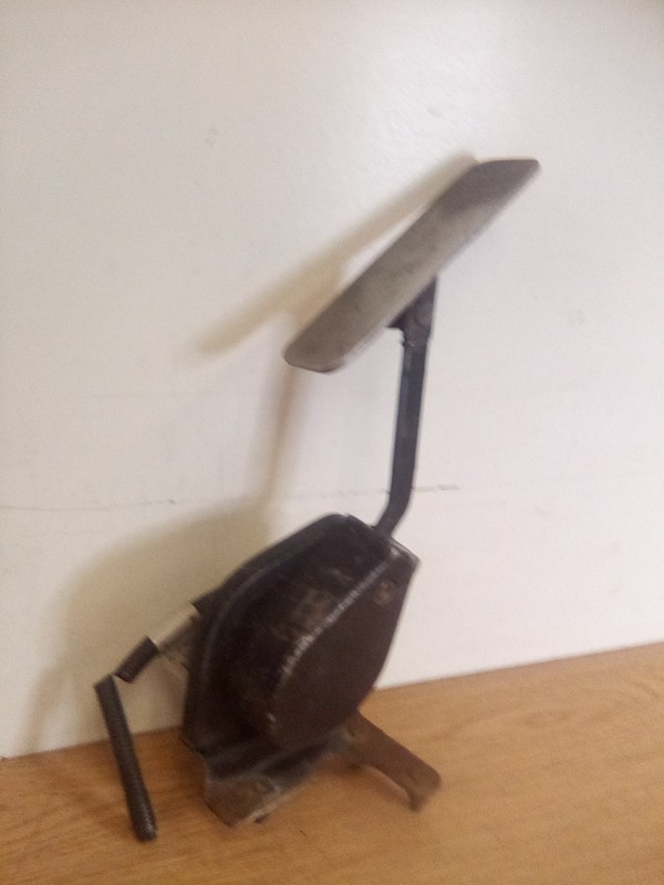 Kenworth T2000 Throttle Pedal T-5001492, T-5001504 "NO PAD COVER"