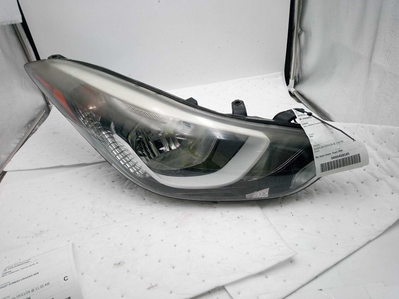 2016 Hyundai Elantra Right Headlight Assembly Black Hazy Stress Cracks