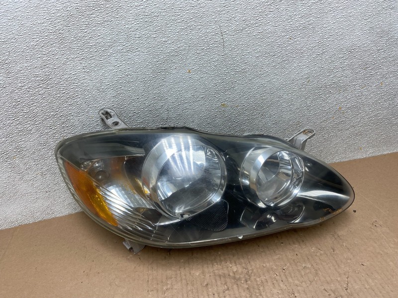 2005 to 2008 Toyota Corolla Right Passenger RH side Headlight Oem AB6028 DW