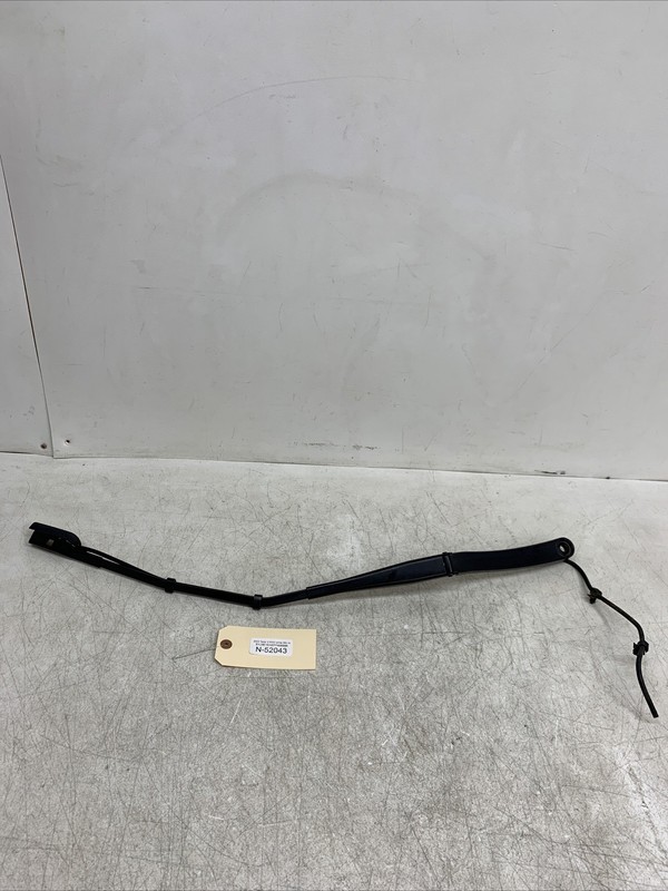 17-23 Tesla Model 3 Front Side Windshield Wiper Arm RH 1621687-00-A 52043 U18