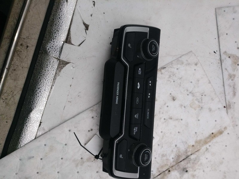 Used A/C Selector Switch fits: 2017 Honda Cr-v US market w/dual zone control syn
