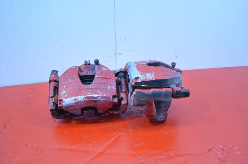 08-13 INFINITI G37 CONV RWD FRONT RIGHT / LEFT BRAKE CALIPER SET OEM