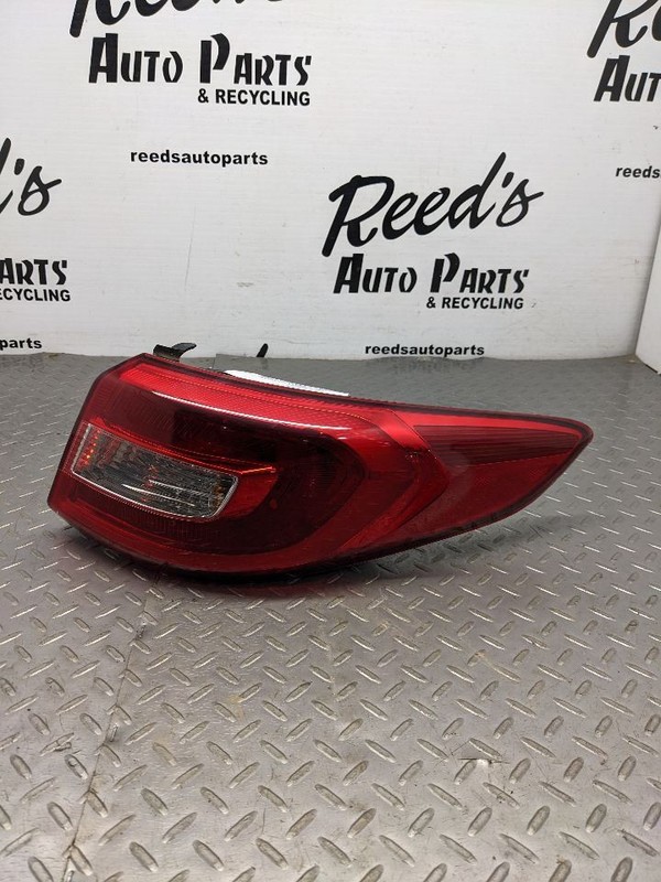 Passenger Tail Light US Built Quarter Panel Mounted Fits 15-17 SONATA 1112485