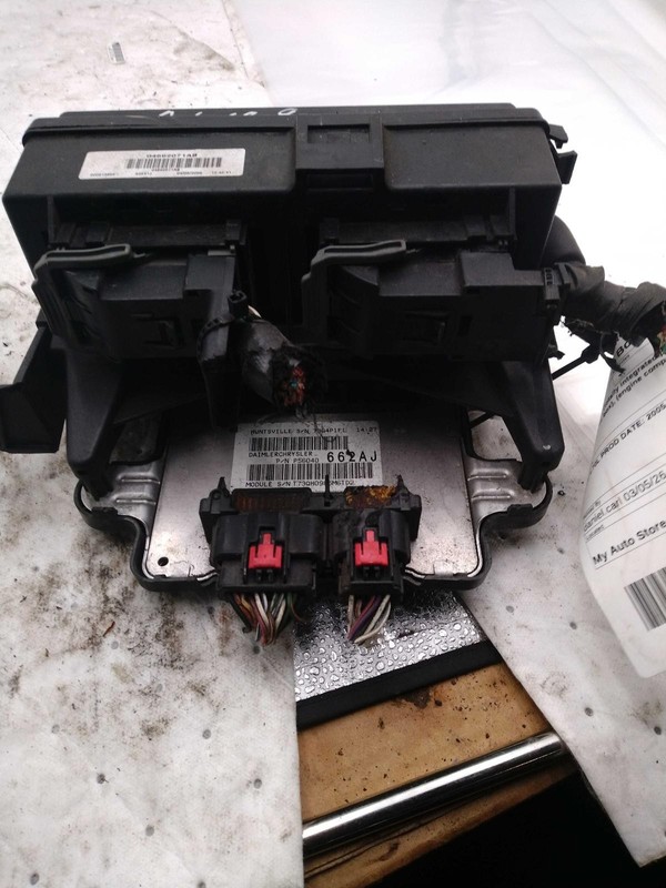2005 Jeep Grand Cherokee Integrated Power Module OEM 04692069AB 170K Miles