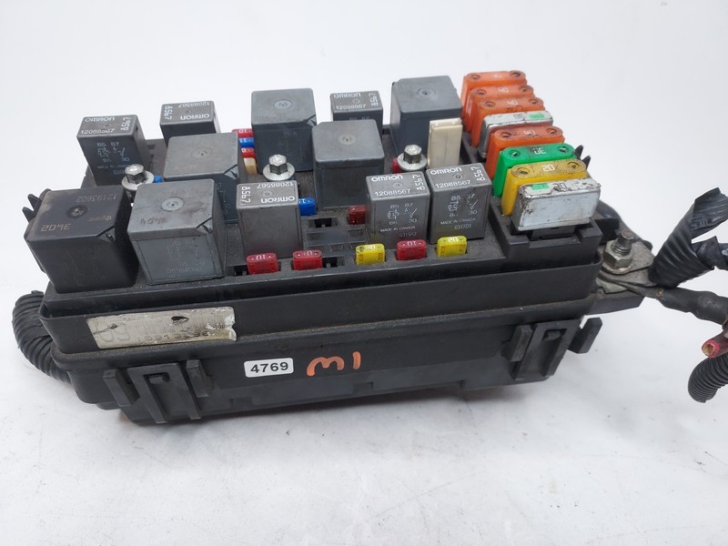 2007-2009 Saturn Vue 2.4L Hybrid Engine Fuse Relay Box TIPM OEM 15913398