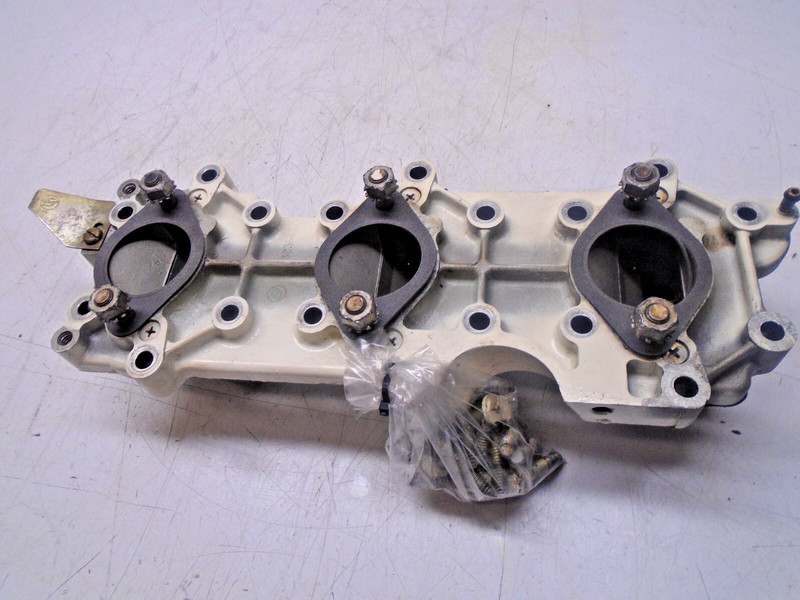 CB3 Johnson Evinrude Intake Manifold389395 323689 0389395 60 65 70 75 HP