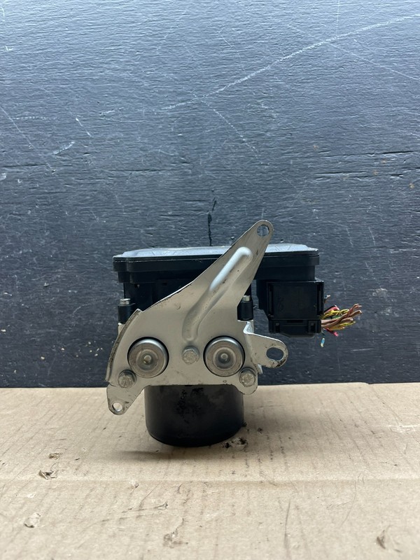 2006 BMW 325i ABS Anti-Lock Brake Pump 6774930-01 OEM R1777 DG