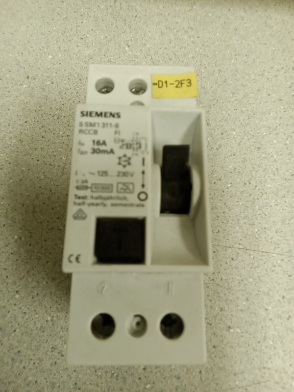Siemens 5 SM1311-6 Safety Switch RCCB FI 16A 30mA 800A