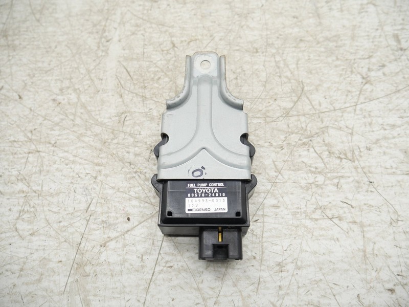 1996-2000 Lexus SC400 Fuel Pump Control Module Gas Unit 8957024010 OEM