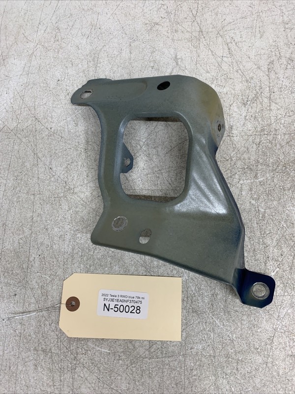 17-22 Tesla Model 3 Front Right Fender Support RH Bracket 1086016-00-D 50028 B75