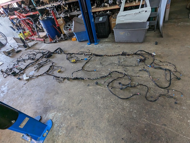 Body Floor Wiring Harness 2018 BMW X1 6848649 2016 2017 2019 X