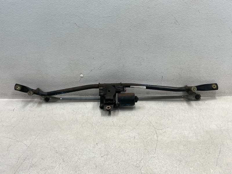 2003-2007 Hummer H2 Front Windshield Wiper Linkage W/Motor 1630 OEM