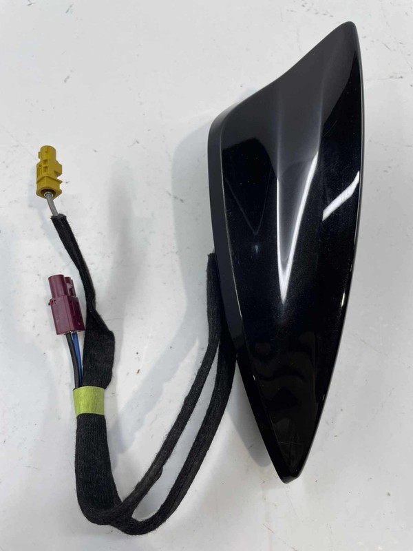 2022-2023 Chevy Bolt EUV LT Shark Fin Antenna Assembly 84590657 OEM