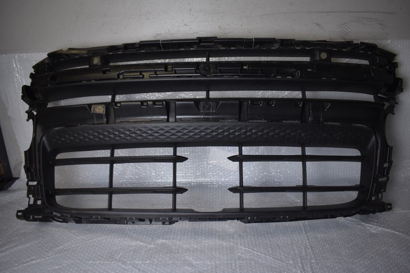 2016 PORSCHE Macan 95B Grille Center Black 95B807683H1E0