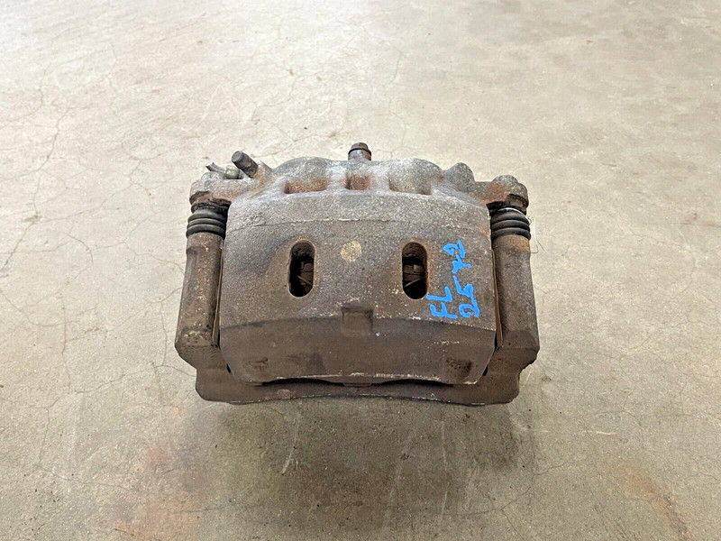 ⭐2017-2024 NISSAN TITAN FRONT LEFT DRIVERS PARKING BRAKE CALIPER BRACKET LOT2572