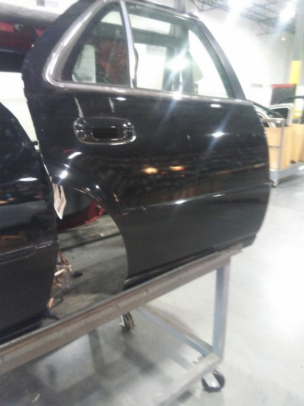 2004 Cadillac Seville Rear Right Door Black 4DR SED Light Scratches 267875