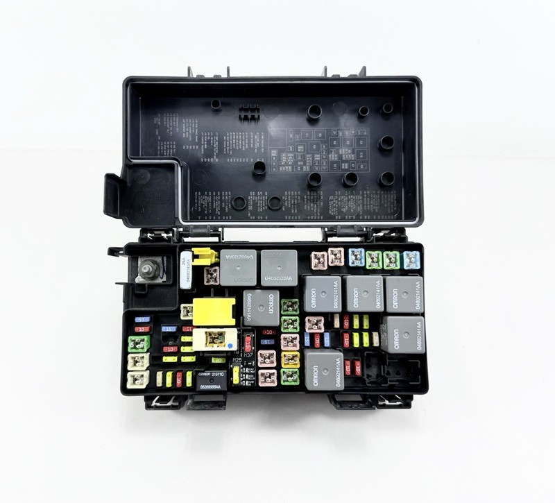 2010 Dodge Grand Caravan Chrysler Town & Country Fuse Box TIPM OEM 56046619AA