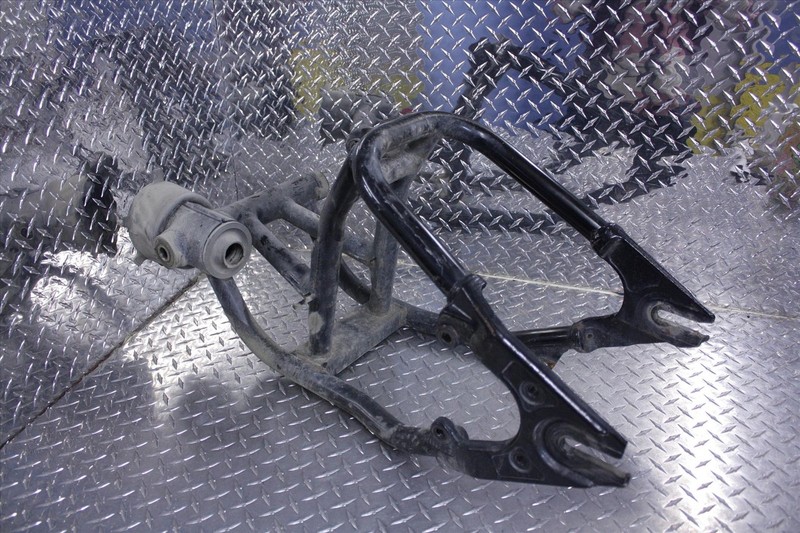 1998 YAMAHA XVS 650 V-STAR REAR SWINGARM SWING ARM SUSPENSION XVS65 98
