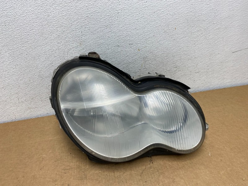 2001 - 2004 Mercedes-Benz C Class Halogen Right Passenger Headlight OEM AD6031