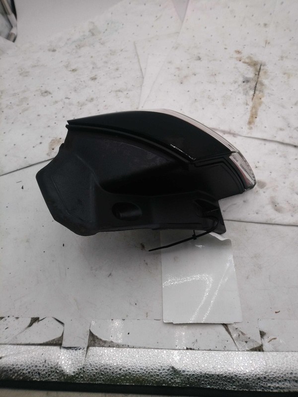 2019 Jeep Cherokee Right Tail Light Assembly White OEM Used 134K Miles
