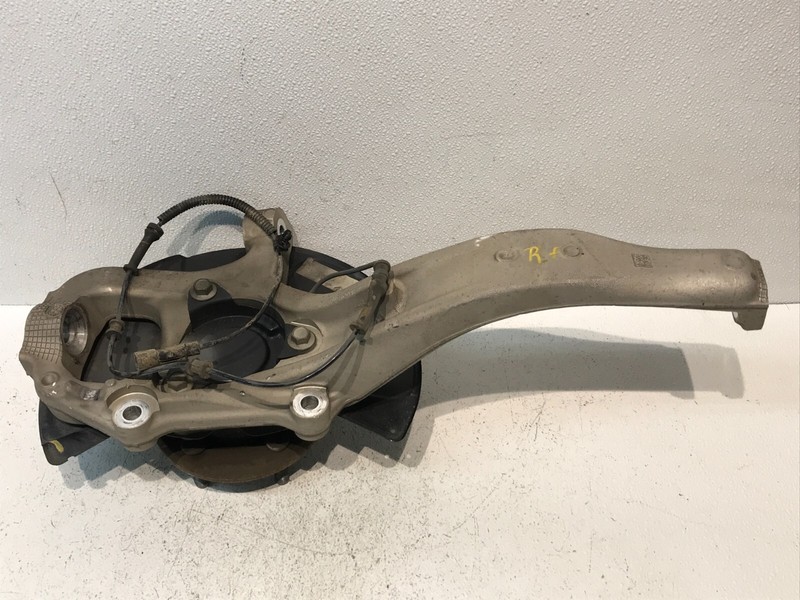16-21 GRAND CHEROKEE 2WD FRONT RIGHT SPINDLE KNUCKLE WHEEL HUB OEM 83k Miles
