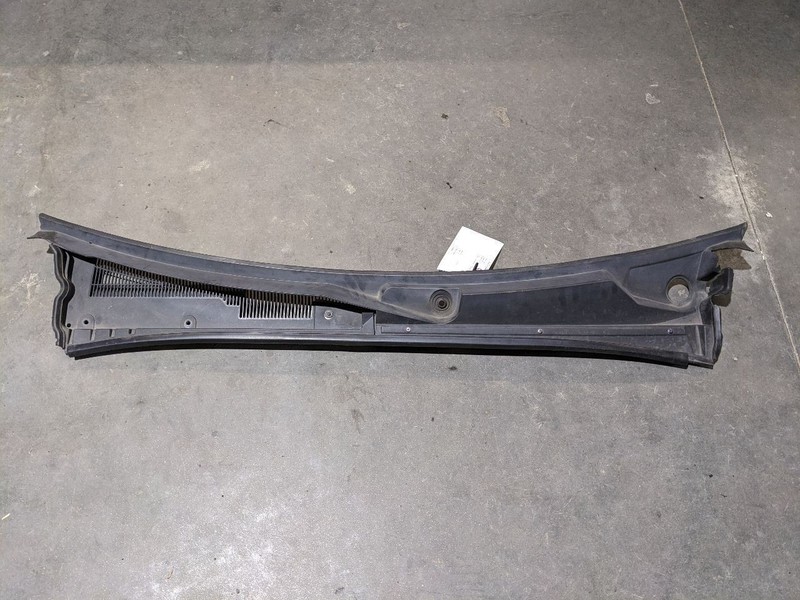 2011 CADILLAC CTSV CTS-V OEM WINDSHIELD WIPER COWL 1185734