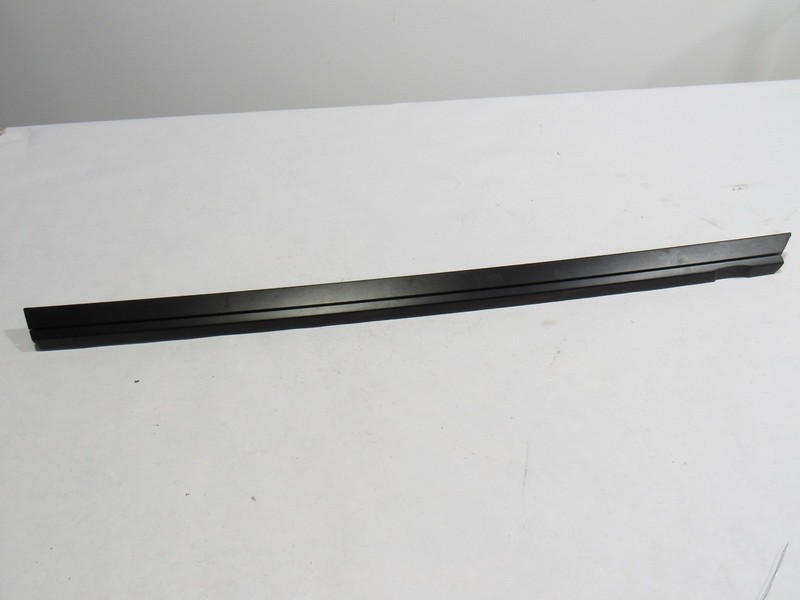 10-20 Bentley Mulsanne 2012 Front Right Passenger Door Upper Trim Strip @1