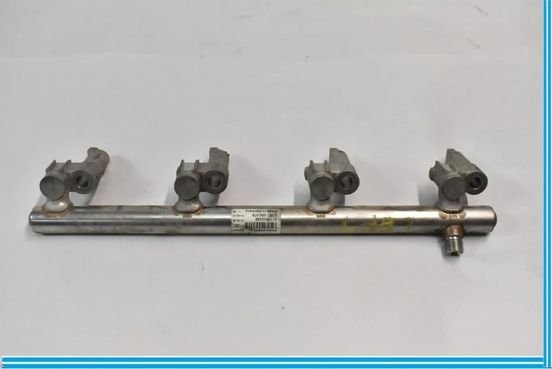 10-15 Jaguar XF X250 5.0L V8 Left Side Fuel Gas Rail Line 8W939G802AF OEM