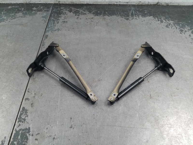 2006 Porsche Cayman S 987 Hood Hinges / Struts#4205 P1