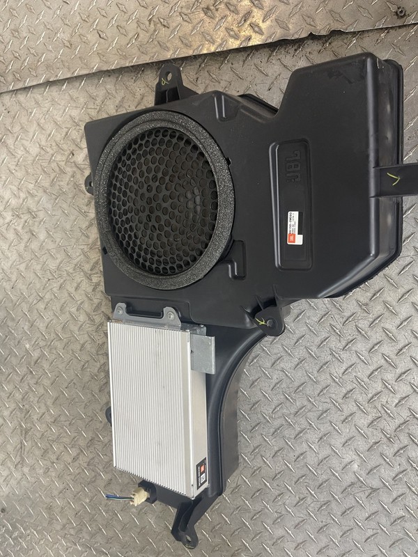 03-09 Toyota 4RUNNER JBL Amplifier & Subwoofer 86150-0W040 OEM