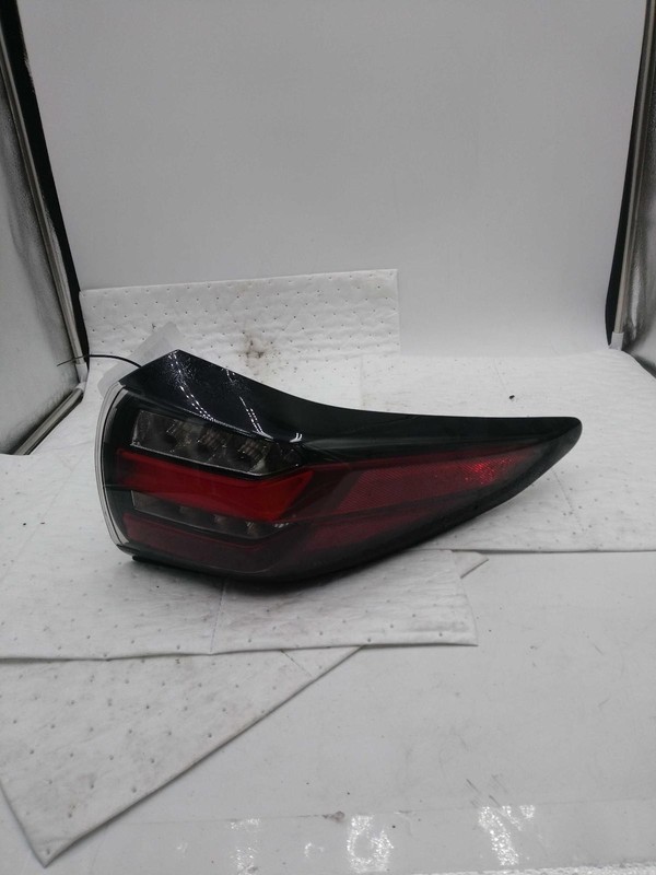 2019 Nissan Murano Right Tail Light Assembly White 677945 Used 87K Miles