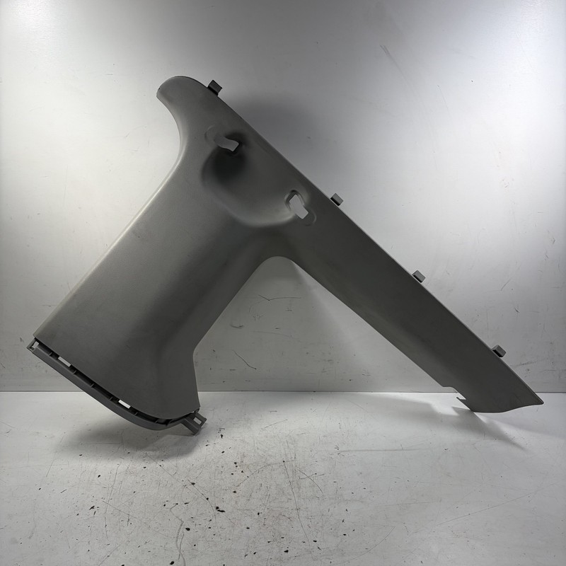 03-06 Honda Element Right Quarter Pillar Trim Cover Gray 84131-SCV-A01ZA OEM