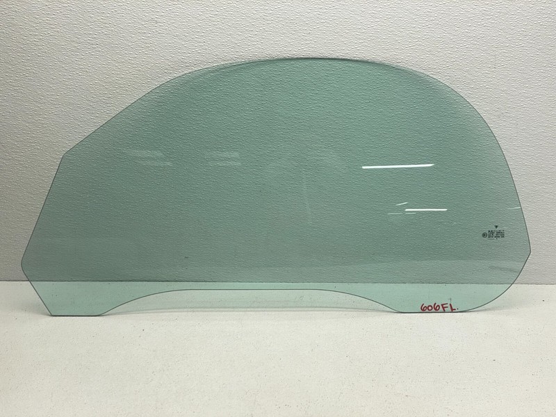 1997-1999 PORSCHE BOXSTER 986 FRONT LEFT DRIVERS DOOR WINDOW GLASS OEM LOT606
