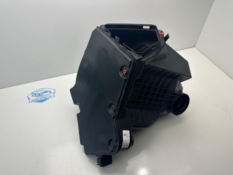 2009-2012 AUDI Q5 V6 3.2 Engine Intake Air Cleaner Box OEM 8K0133837E