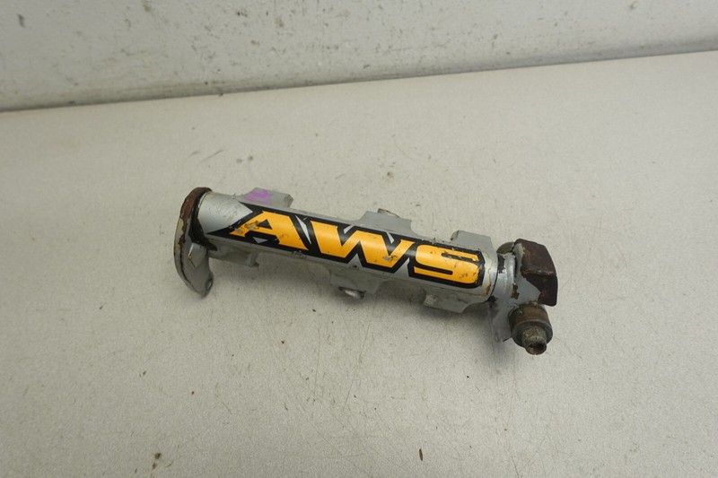 2004-2006 Arctic Cat OEM RH Ski Leg Spindle Mountain Cat Panther Bearcat