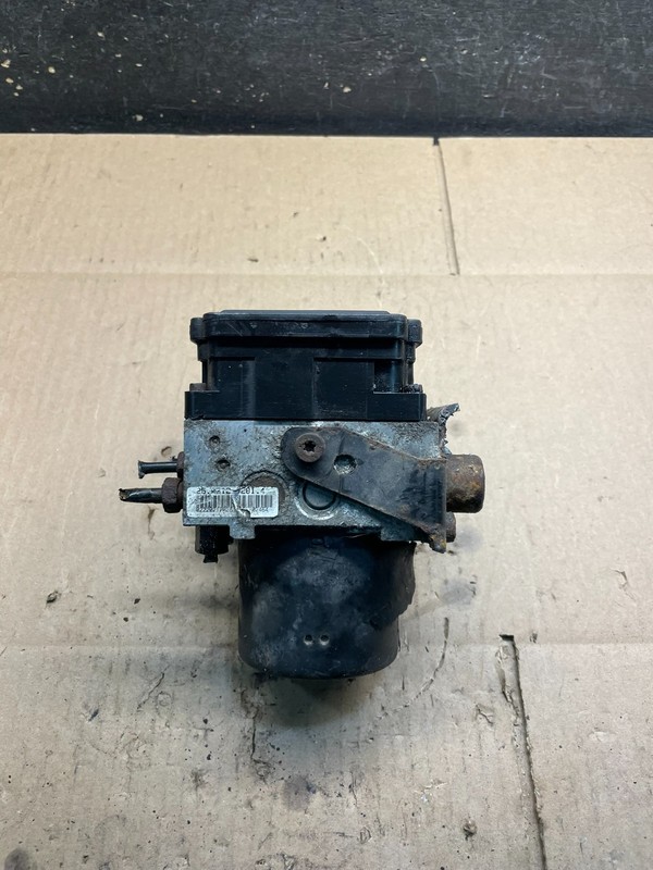 2003 - 2004 Ford Expedition ABS Anti Lock Brake Pump Module Oem v9090 DG
