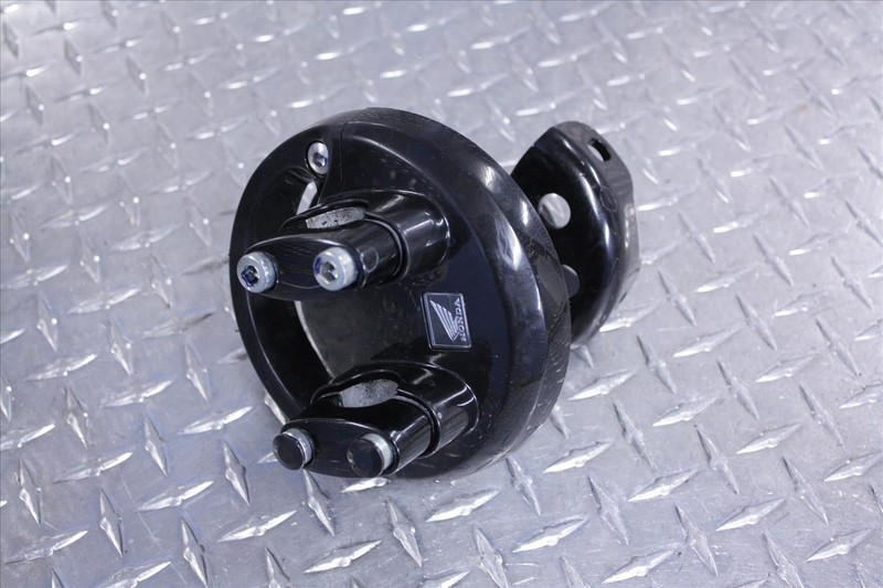 14 HONDA FORZA NSS 300 STEERING HANDLE BAR MOUNT COLUMN UPPER NSS300