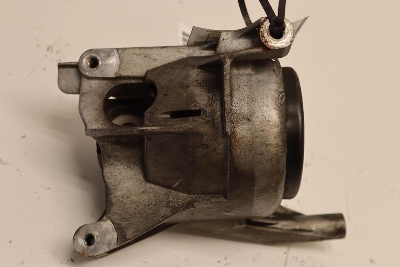 2017-2021 PORSCHE PANAMERA 4.0L RIGHT PASSENGER SIDE ENGINE MOUNT SUPPORT OEM