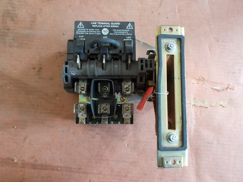 Allen Bradley 1494F-J633 1494F-NF30 Switch & Adapter Assembly