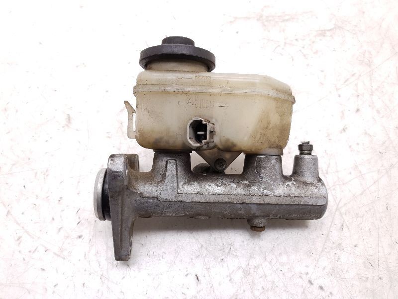 92-94 TOYOTA CAMRY 2.2L FWD BRAKE MASTER CYLINDER ASSEMBLY